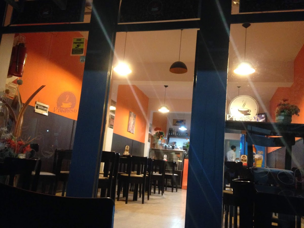 Picasso Cafeteria Resto